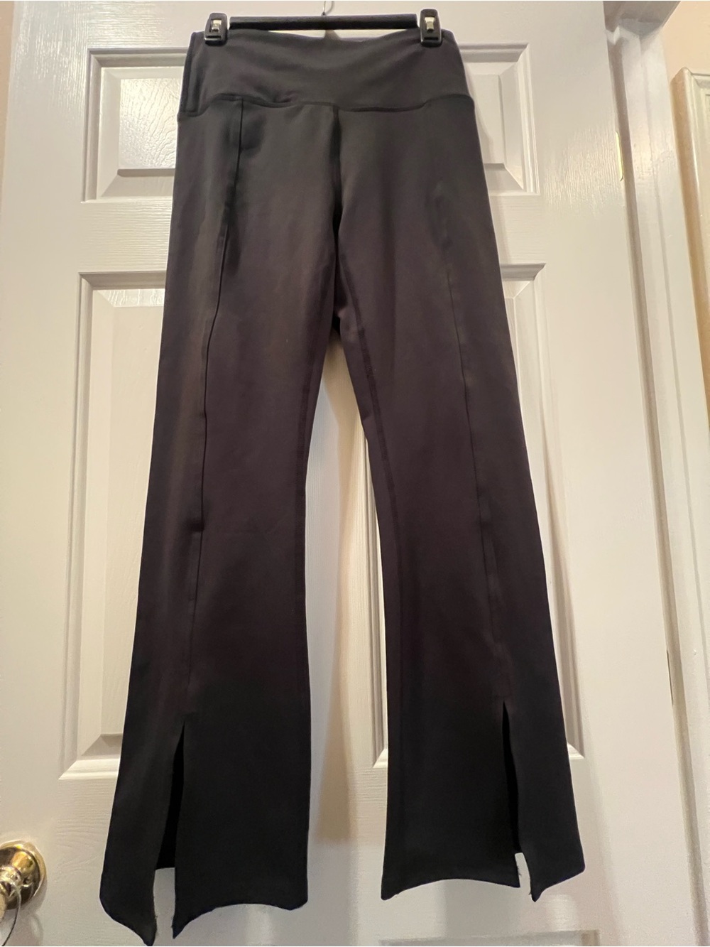 Black Split-Hem Flare Yoga Pants by Jessica Simpson Size - Large
